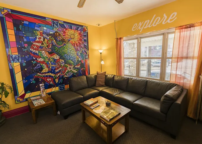Hi - Madison Hostel